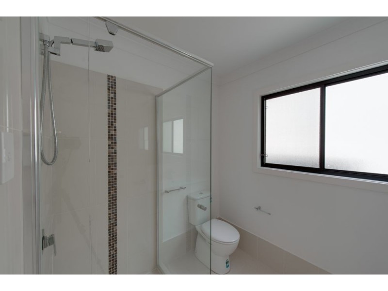 8 Amott Street, Stafford Heights QLD 4053