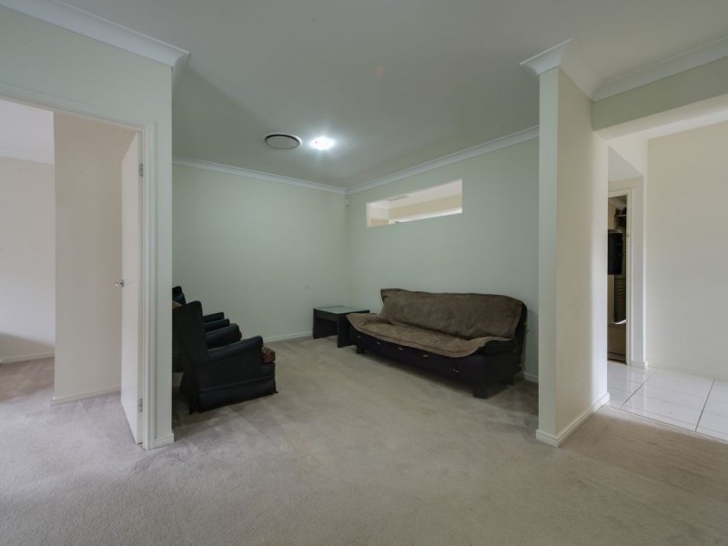 27 Rhodium Crescent, Hope Island QLD 4212