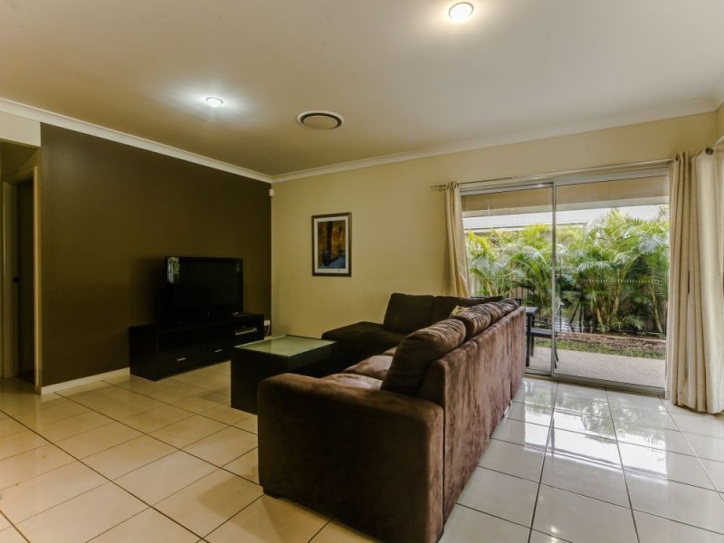 27 Rhodium Crescent, Hope Island QLD 4212