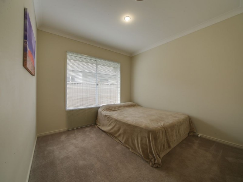 27 Rhodium Crescent, Hope Island QLD 4212