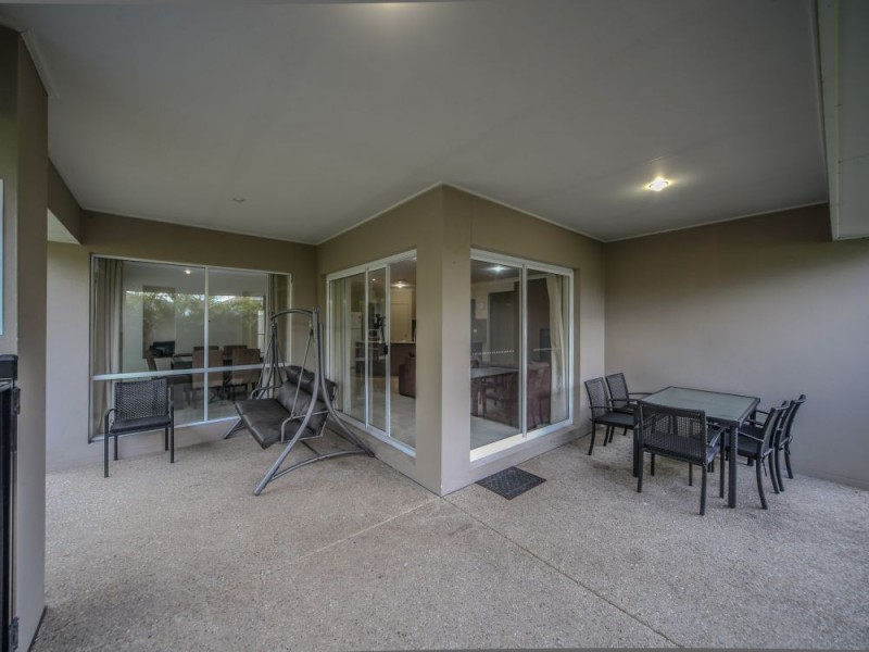 27 Rhodium Crescent, Hope Island QLD 4212