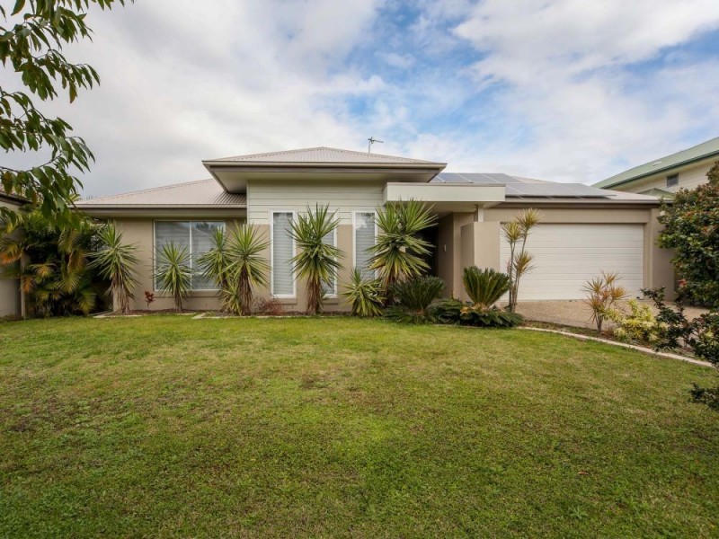 27 Rhodium Crescent, Hope Island QLD 4212