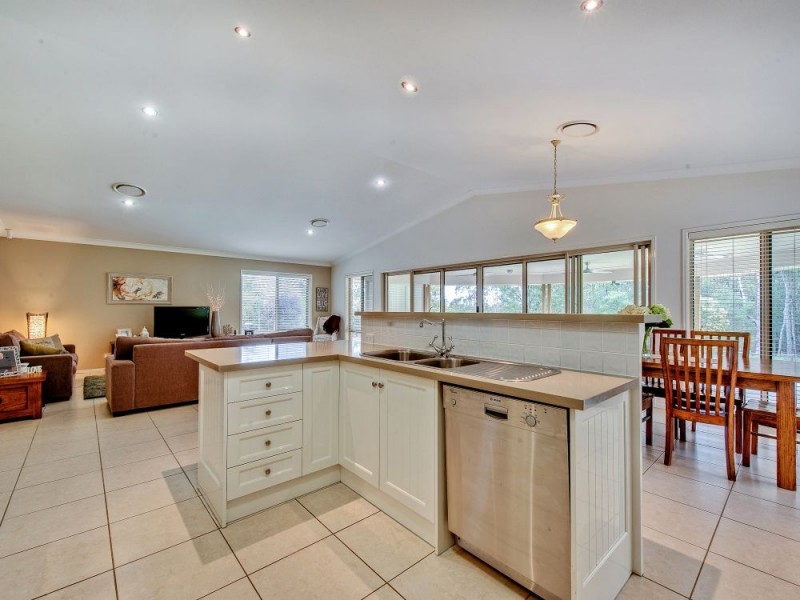 24 Compal Road, Park Ridge QLD 4125