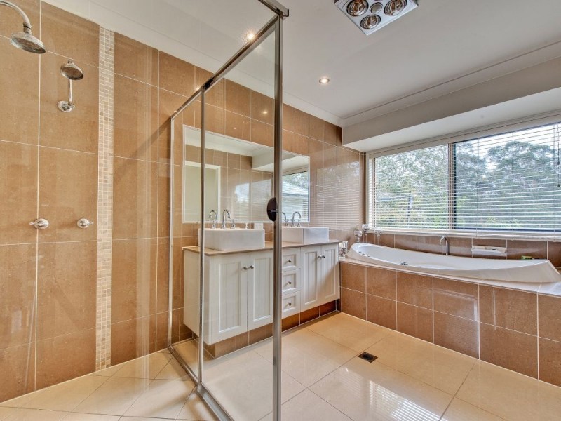 24 Compal Road, Park Ridge QLD 4125