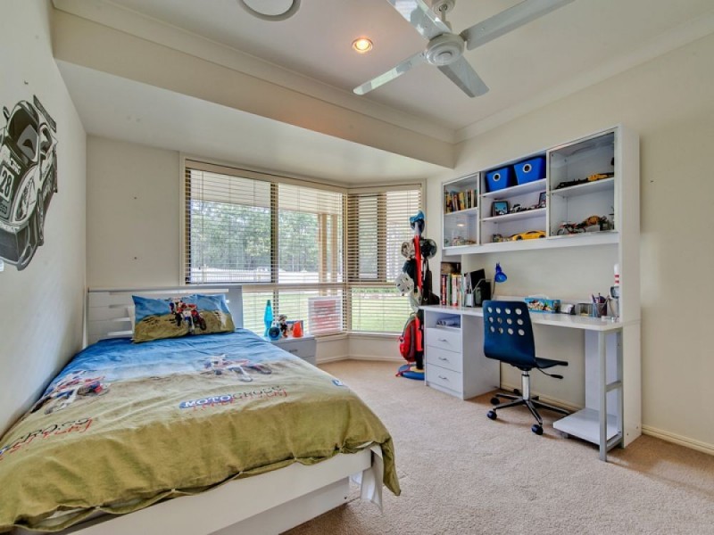 24 Compal Road, Park Ridge QLD 4125