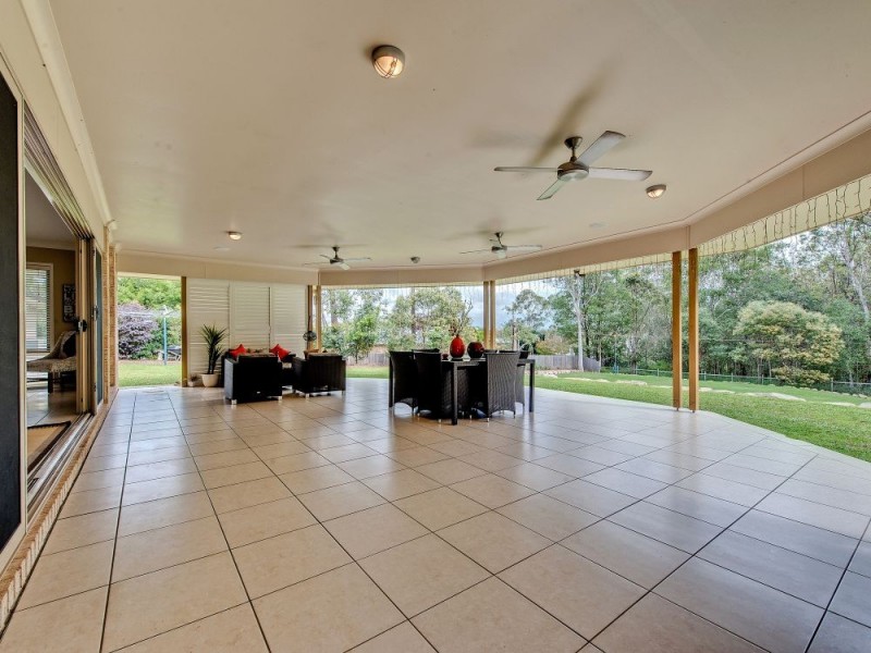 24 Compal Road, Park Ridge QLD 4125