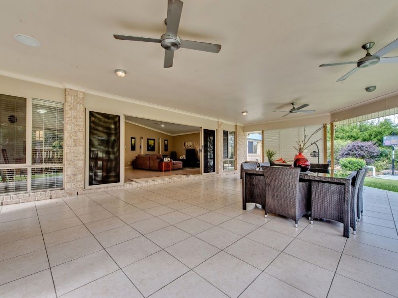 24 Compal Road, Park Ridge QLD 4125