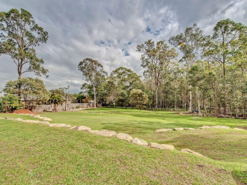 24 Compal Road, Park Ridge QLD 4125