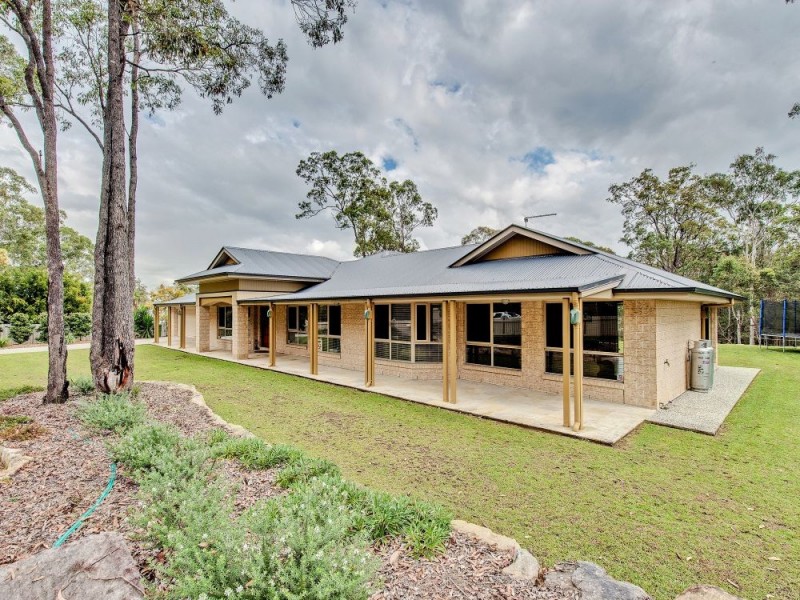 24 Compal Road, Park Ridge QLD 4125