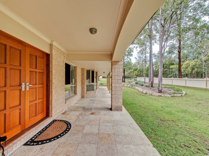 24 Compal Road, Park Ridge QLD 4125
