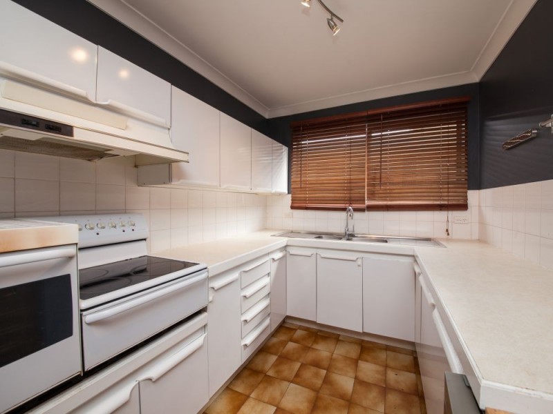 2/34 Macaulay Street, Coorparoo QLD 4151