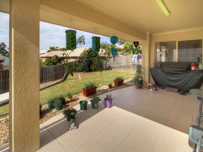 44 Viewpoint Drive, Springfield Lakes QLD 4300