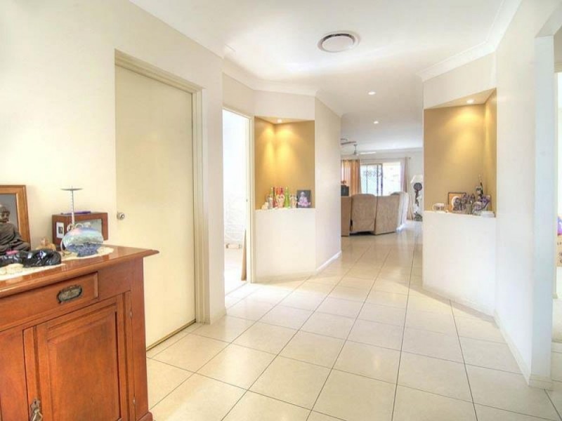 44 Viewpoint Drive, Springfield Lakes QLD 4300