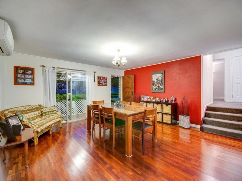 15 Minto Crescent, Arana Hills QLD 4054