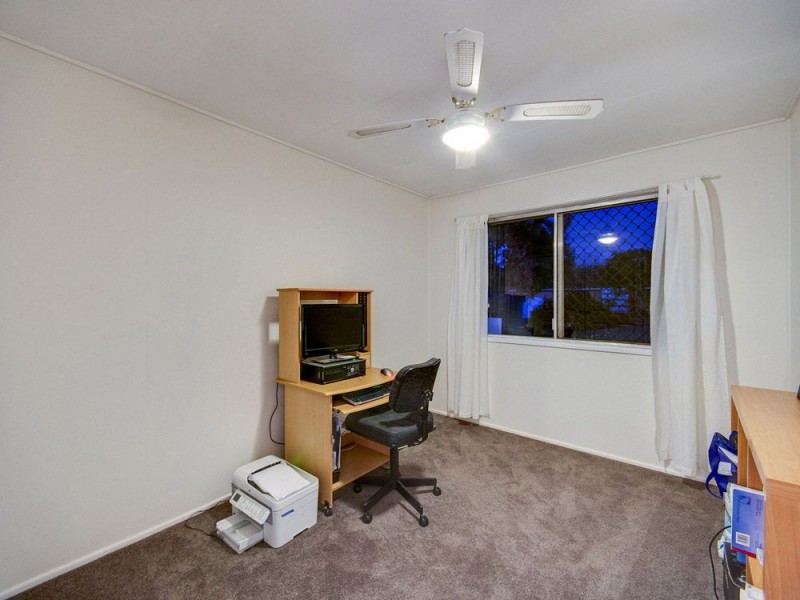 15 Minto Crescent, Arana Hills QLD 4054