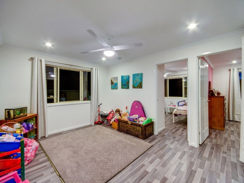 15 Minto Crescent, Arana Hills QLD 4054