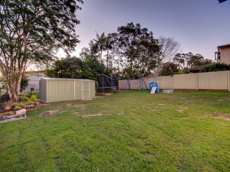 15 Minto Crescent, Arana Hills QLD 4054