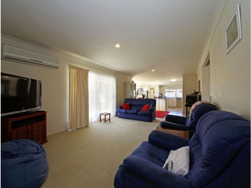 8 Johns Crescent, Boondall QLD 4034