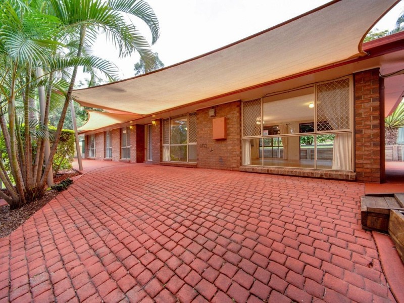 26 Tetragona Drive, Arana Hills QLD 4054