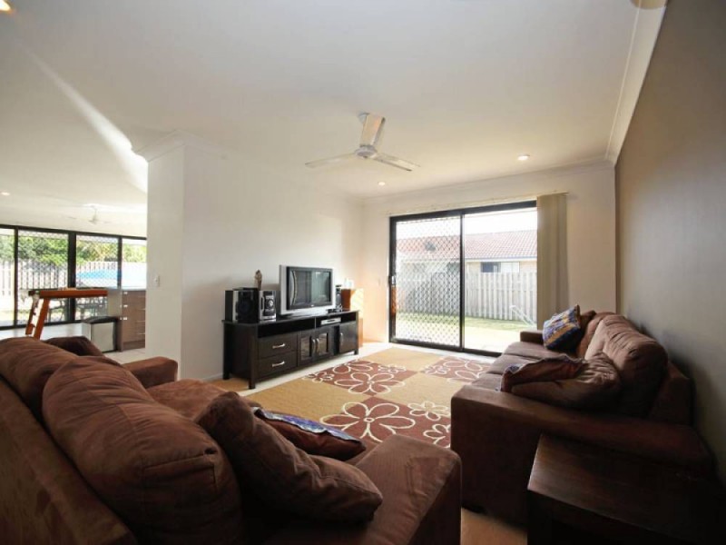 6 Hind Court, Bellmere QLD 4510