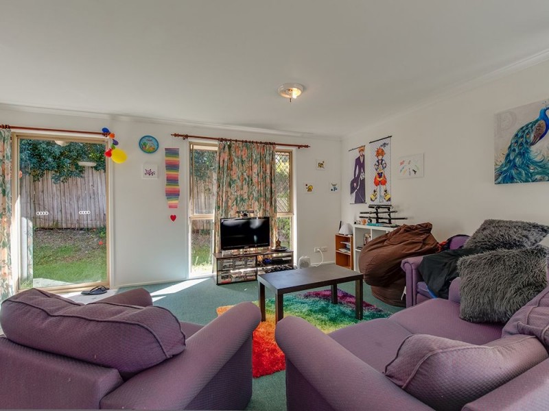 1&2/3 Louise Court, Silkstone QLD 4304