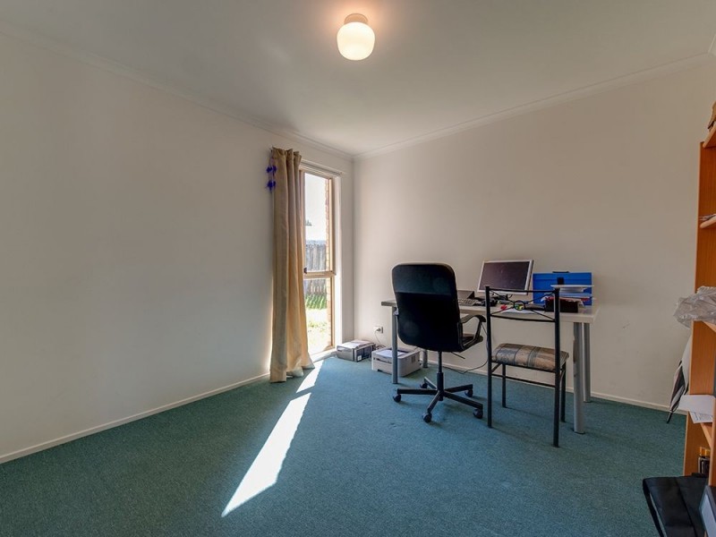 1&2/3 Louise Court, Silkstone QLD 4304