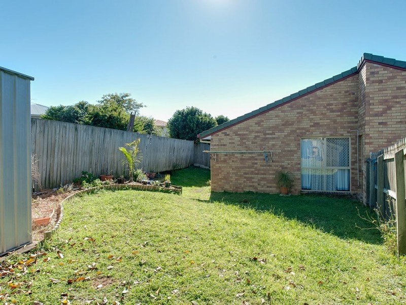 1&2/3 Louise Court, Silkstone QLD 4304