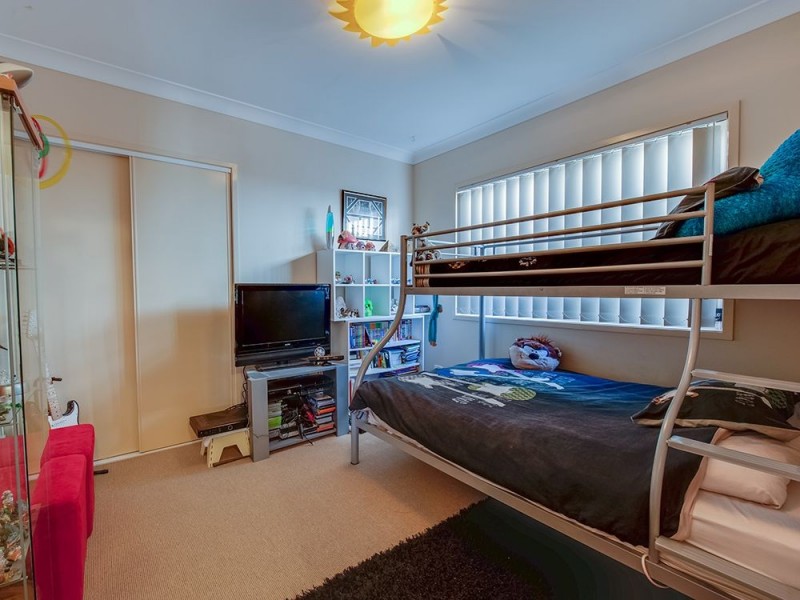 9 Darter Place, Springfield Lakes QLD 4300