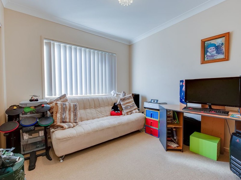9 Darter Place, Springfield Lakes QLD 4300