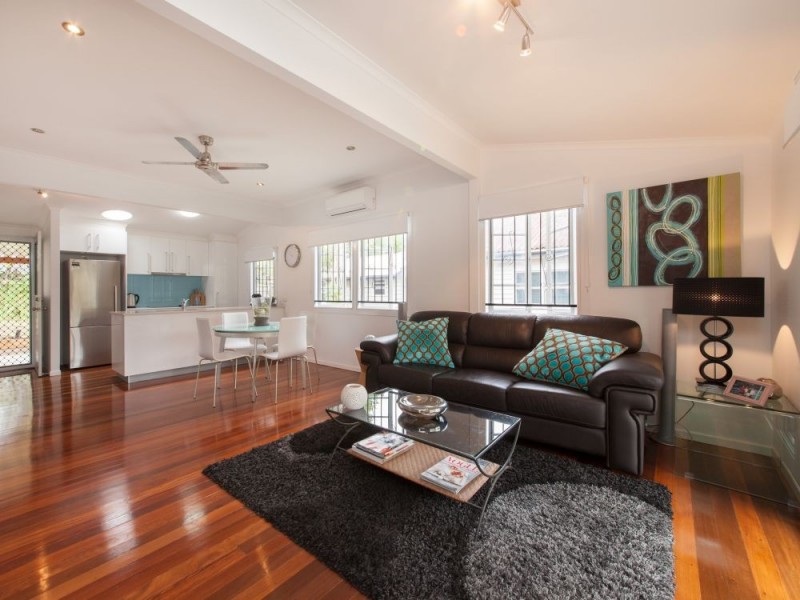 106 Lade Street, Coorparoo QLD 4151