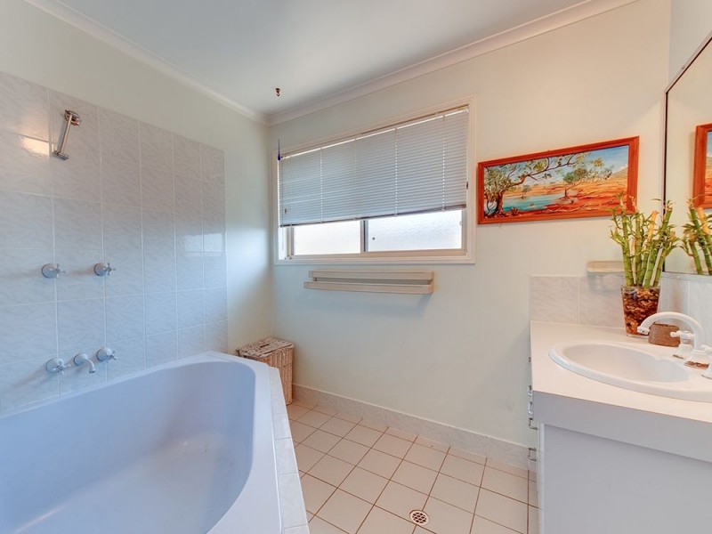 24 Gibbs Avenue, Collingwood Park QLD 4301