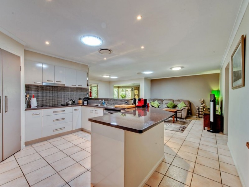 11 Muscovy Place, Forest Lake QLD 4078