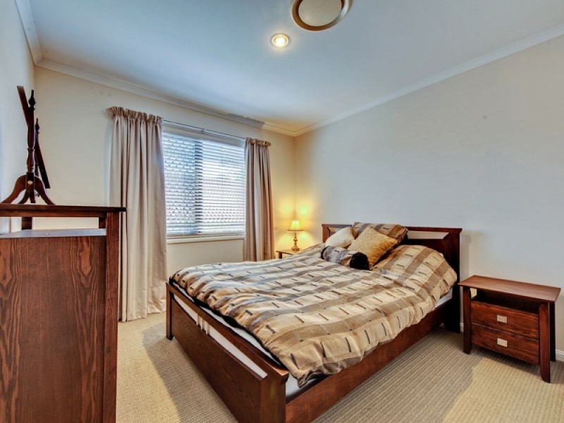 11 Muscovy Place, Forest Lake QLD 4078