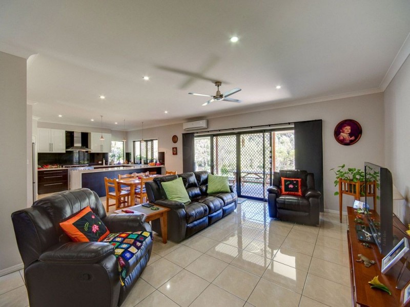 11 Muscat Cct, Morayfield QLD 4506