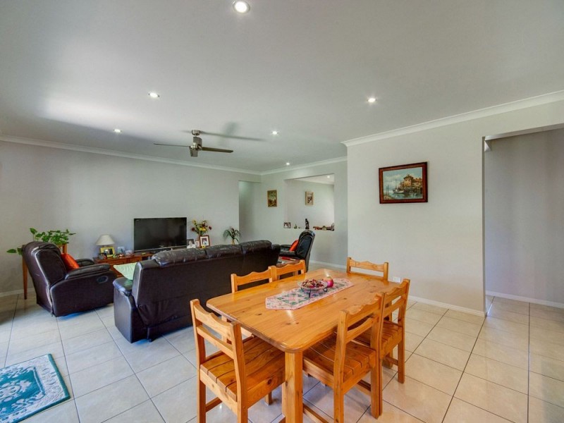 11 Muscat Cct, Morayfield QLD 4506