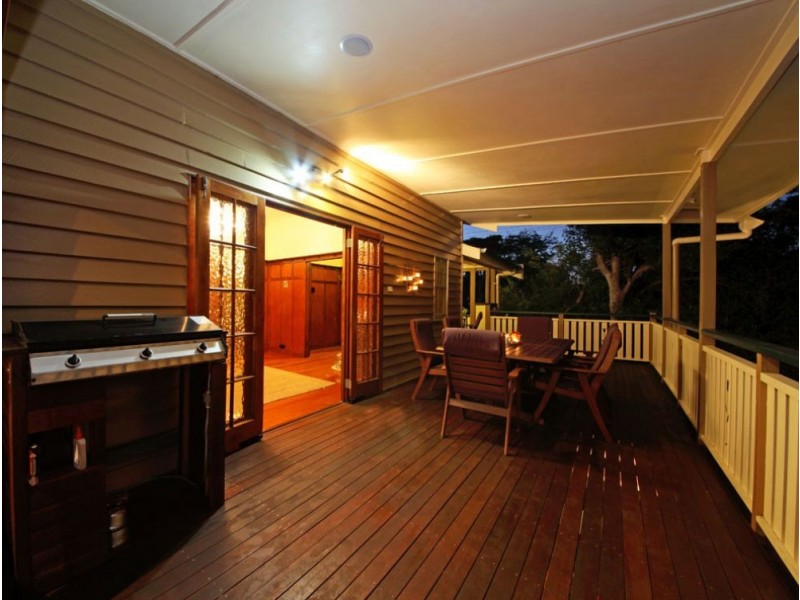 23 Paul Street, Sandgate QLD 4017