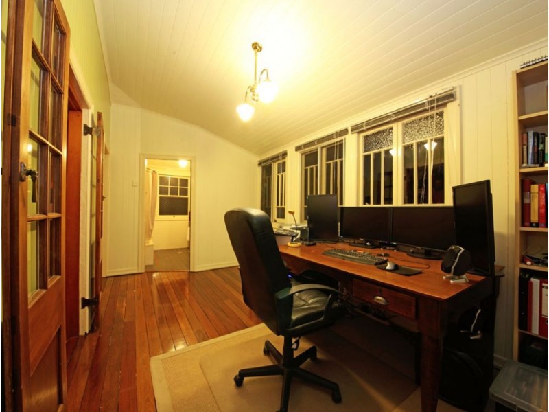 23 Paul Street, Sandgate QLD 4017