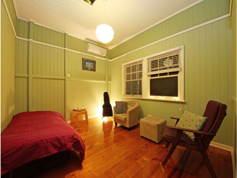 23 Paul Street, Sandgate QLD 4017