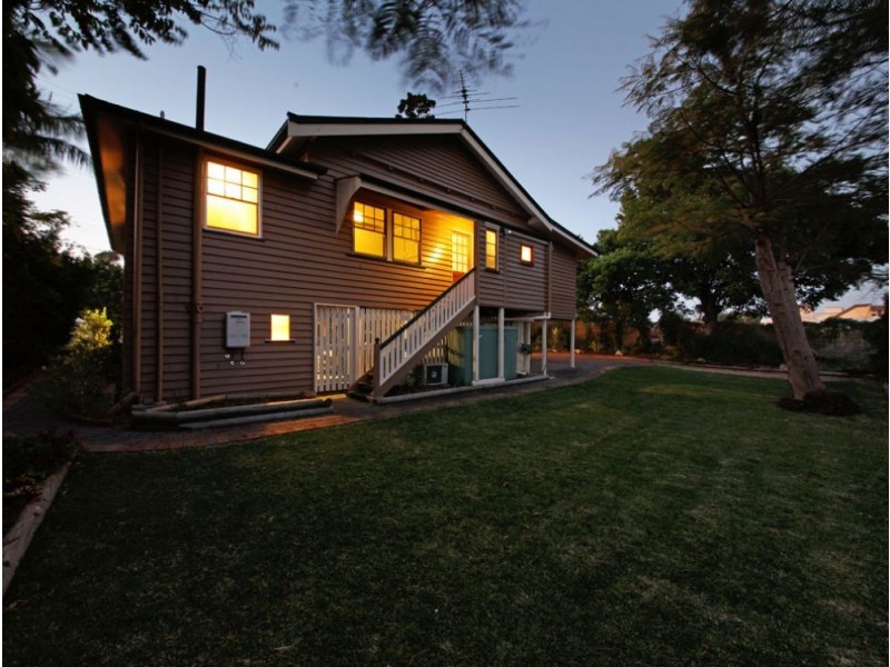 23 Paul Street, Sandgate QLD 4017