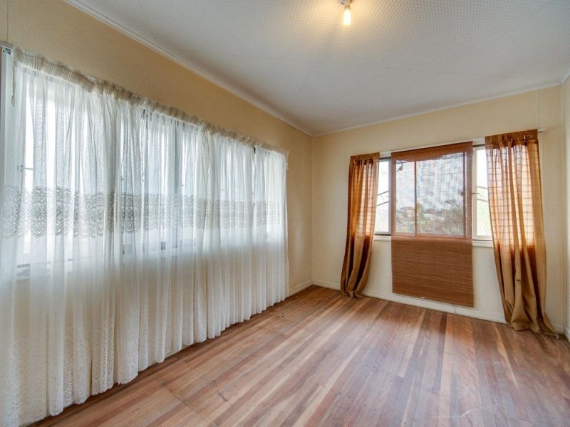 43 Dunedoo Street, Stafford Heights QLD 4053