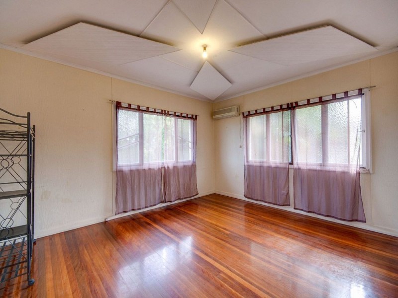 43 Dunedoo Street, Stafford Heights QLD 4053