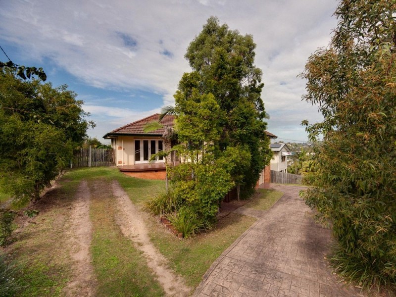 43 Dunedoo Street, Stafford Heights QLD 4053