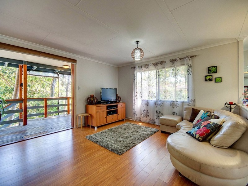 17 Palall Crescent, Ferny Hills QLD 4055