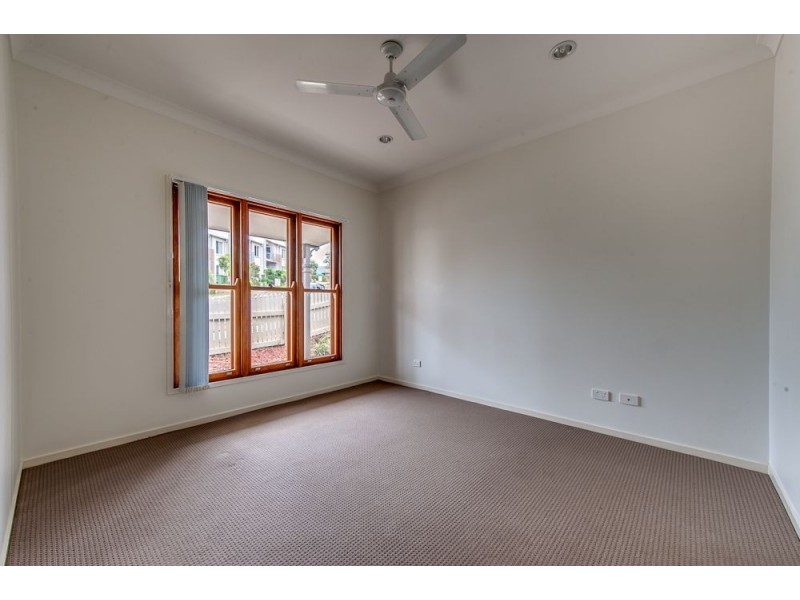 21 Park Edge Drive, Springfield Lakes QLD 4300