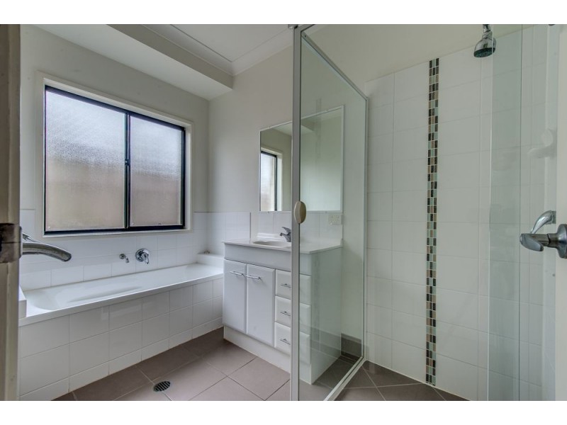 21 Park Edge Drive, Springfield Lakes QLD 4300