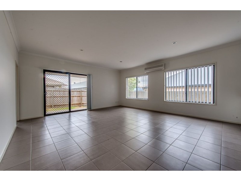 21 Park Edge Drive, Springfield Lakes QLD 4300