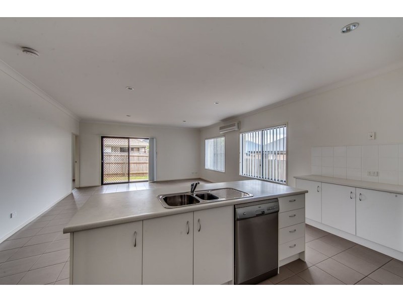 21 Park Edge Drive, Springfield Lakes QLD 4300