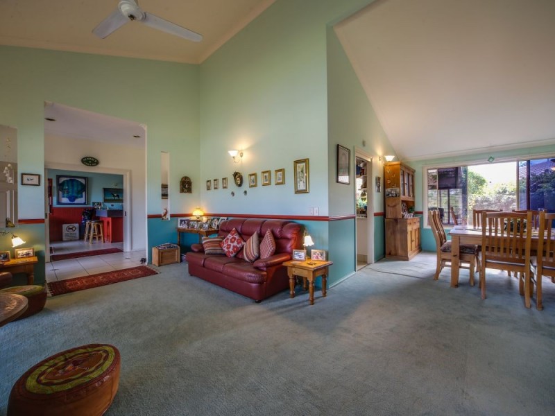 25 Jack Nicklaus Way, Parkwood QLD 4214