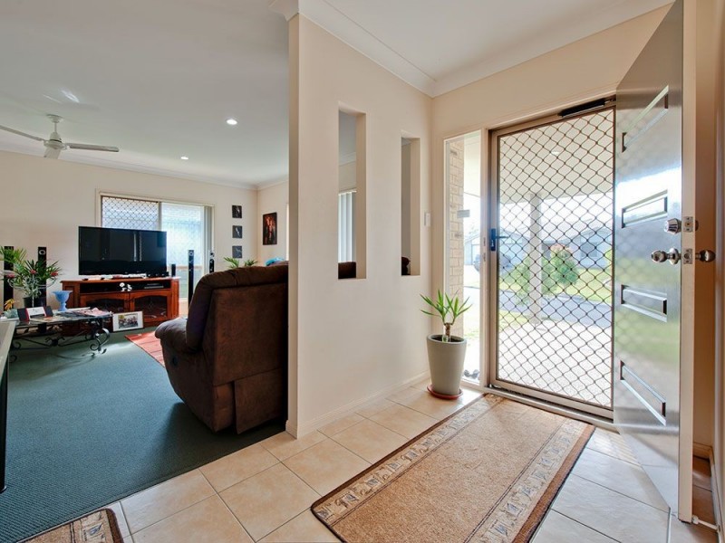 9 Brodie Court, Hillcrest QLD 4118