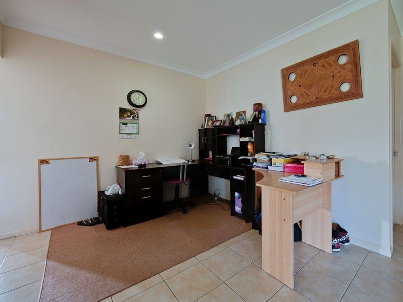9 Brodie Court, Hillcrest QLD 4118